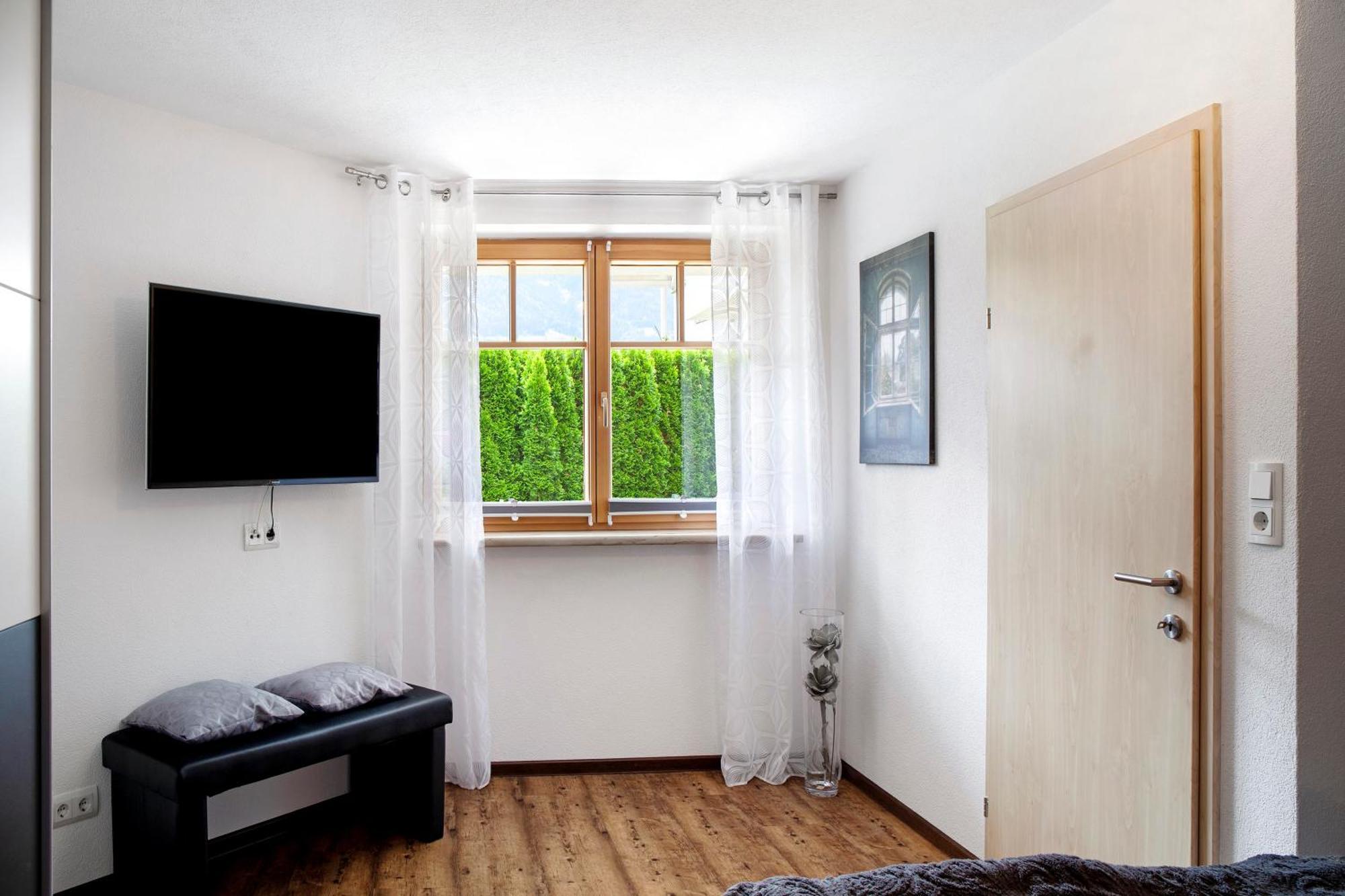 Mosers Ferienwohnung Am Sonnenhang Енбах Экстерьер фото